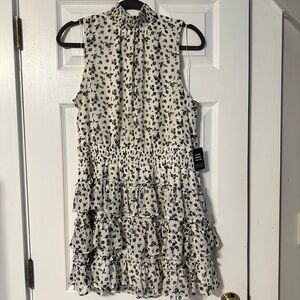 Express NWT sleeveless high neck dress, XL, cream with black. Cute ruffles 🖤🤍